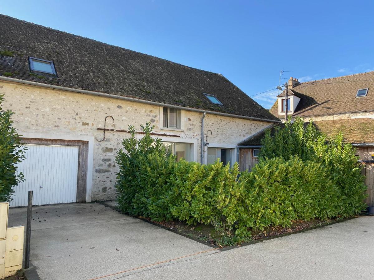 Les Gites De Machault Exterior photo